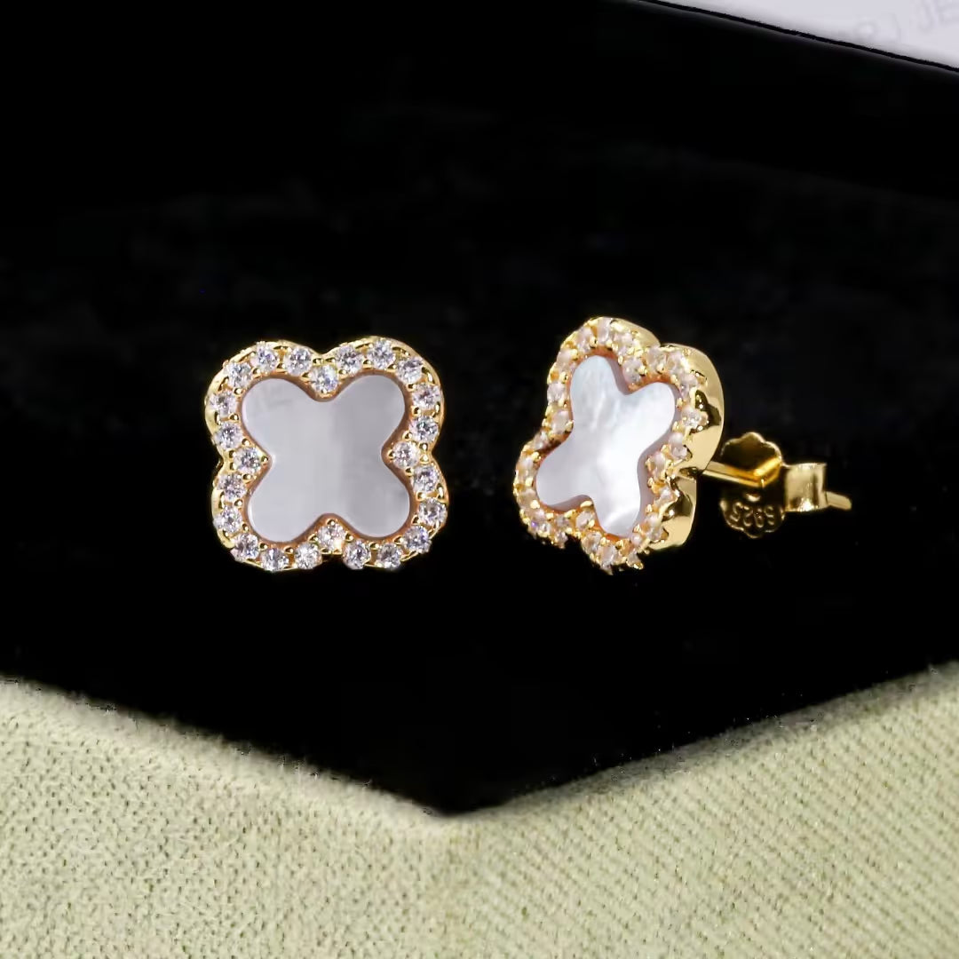 Boucles d'oreilles Créoles Trèfle en Nacre Blanche