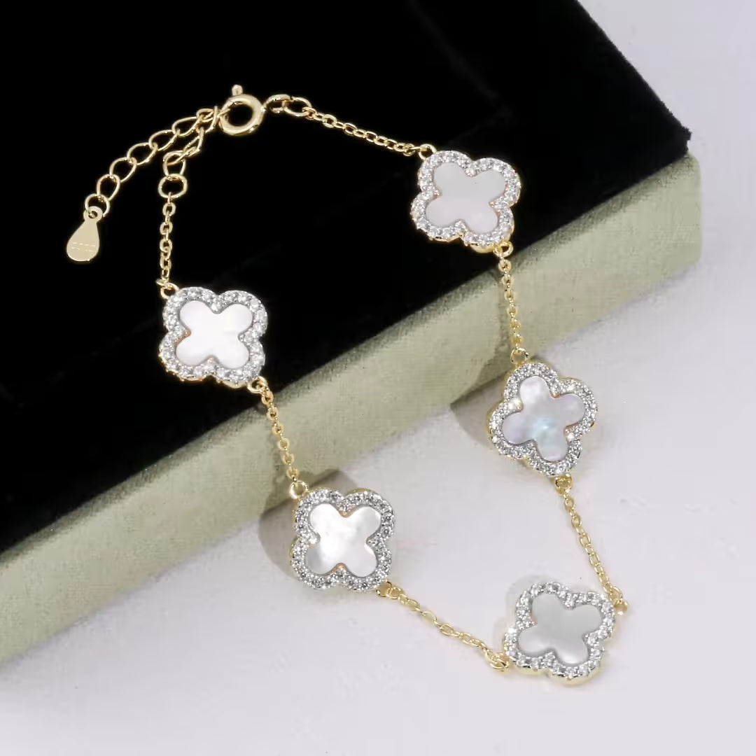 Bracelet avec trèfle en nacre blanche